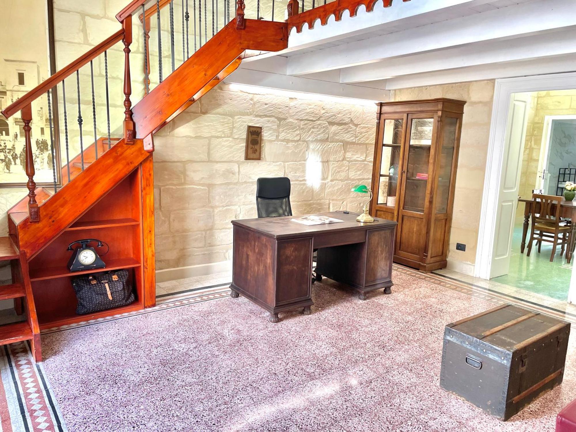 Vohis Luxury House - Fast Wi-Fi & Easy Parking Apartment เลชเช ภายนอก รูปภาพ
